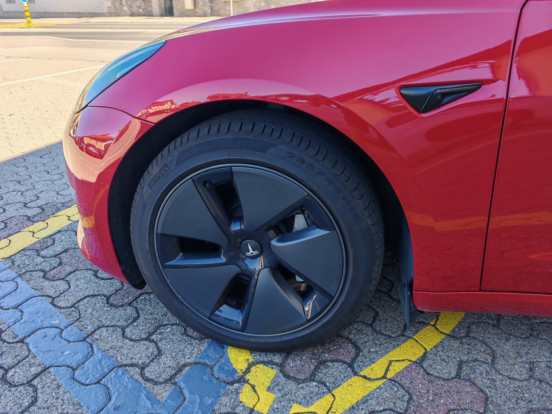 Tesla Autos: Tesla model 3 Long range dual motor AWD 4x4 rouge – Gebraucht aus Bettens von jed2002 5