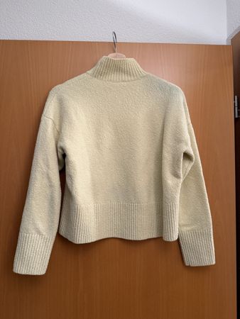Pullover butteryello &other Stories