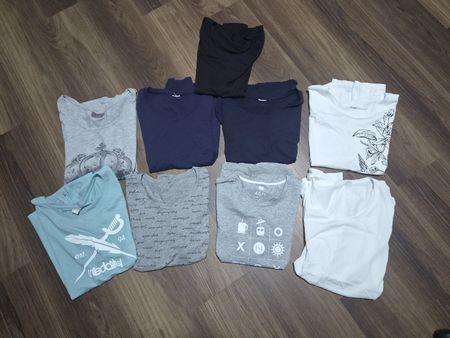 9 T-Shirts Grösse M