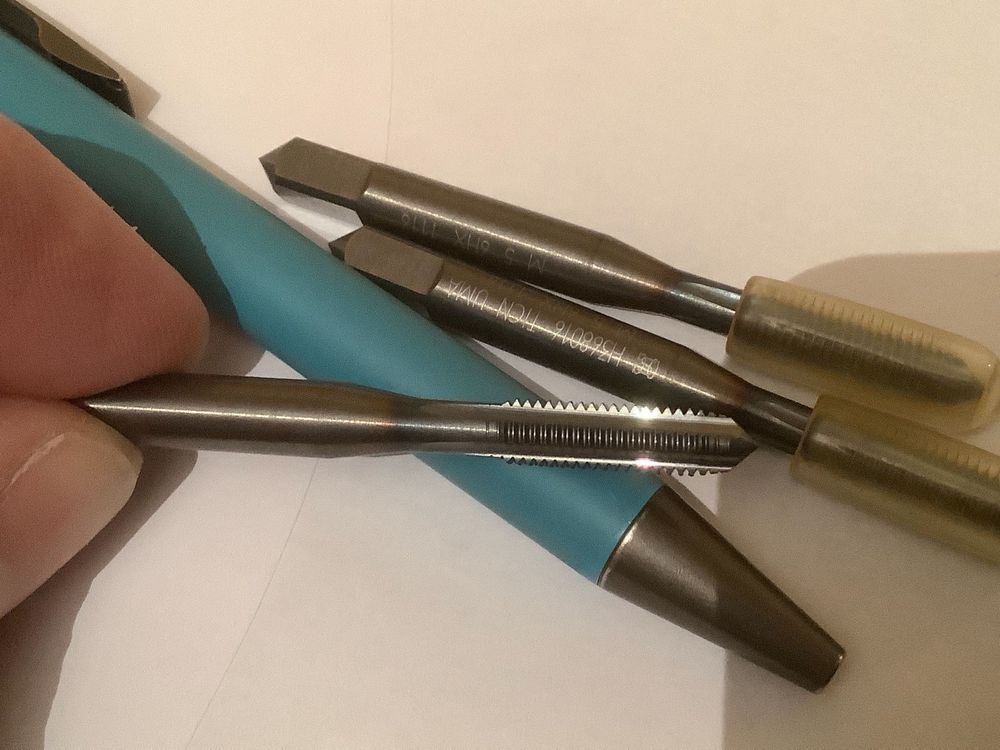 Tous les outils: 3 Stück M5 Vollhartmetall (VHM) Gewindebohrer, von OSG Japan – Neuf avec emballage d'origine à Widnau par frohsinn7 1