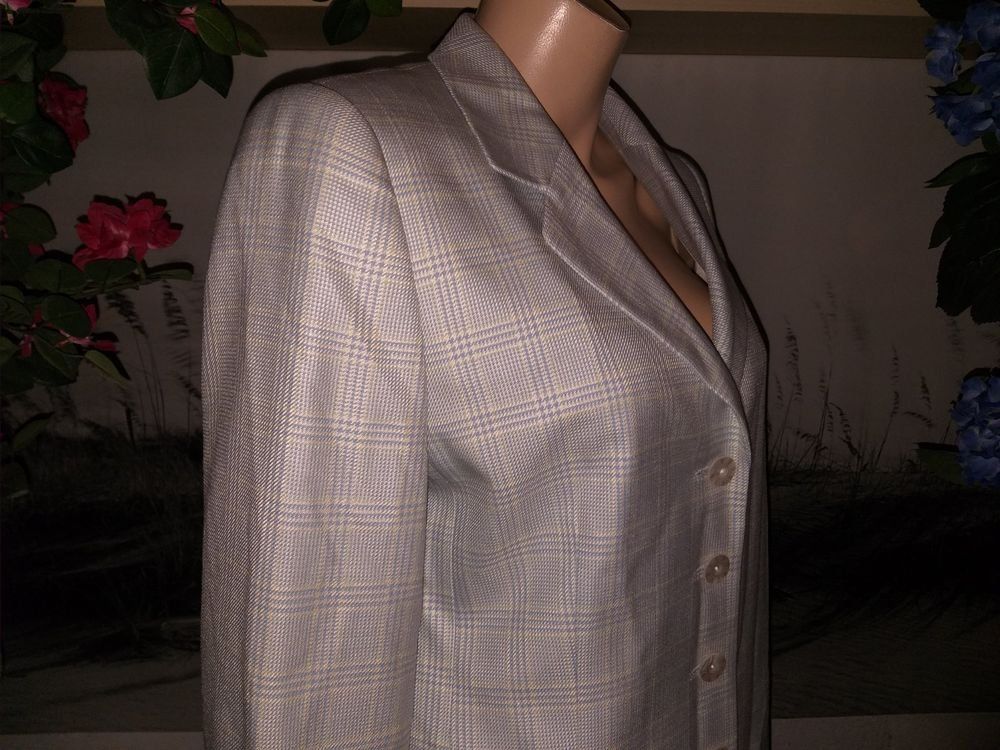 Escada Giacche: Blazer en soie/seide ESCADA  Taille / Grosse 40 CH .... – Usato da Cossonay-ville venduto da Super-Price-Quality 3