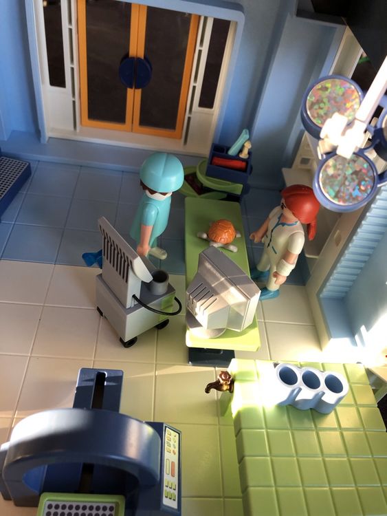 Playmobil Jouets: Playmobil,noch gut,kleintierklinik,nicht mehr alle teile – D'occasion à Subingen par Bea8 7