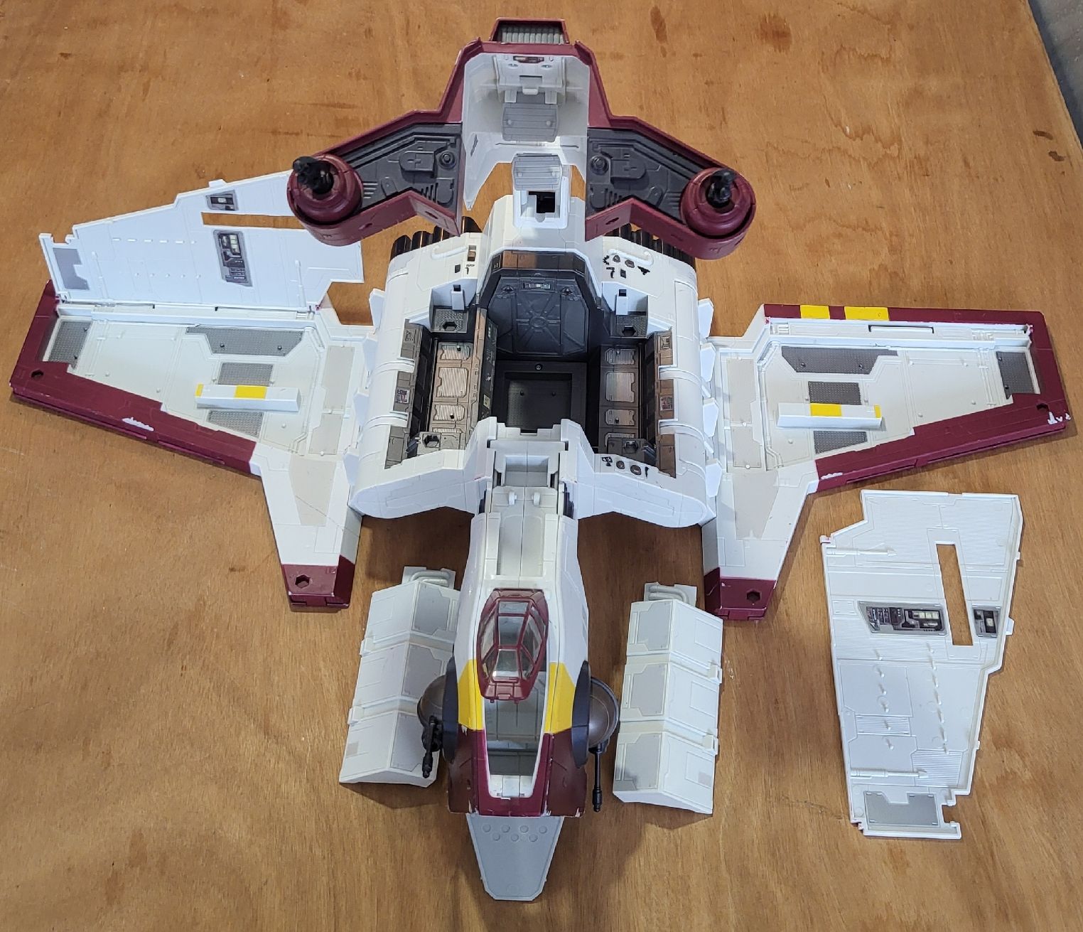 Star Wars Statuette: Vaisseau Star Wars Hasbro Clone Wars 2010 – Usato da Montet (Glâne) venduto da KOADA 6
