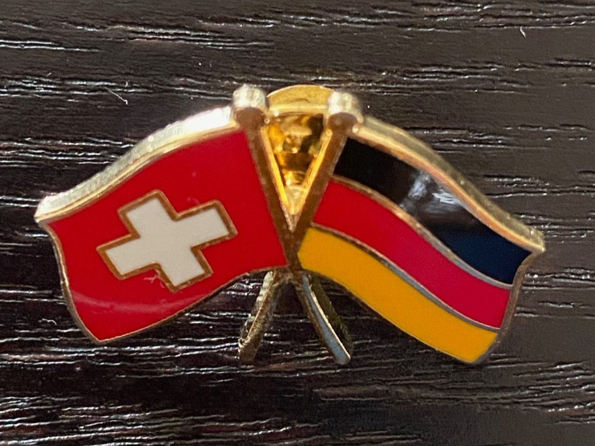 Plaquettes & Badges: Pin CH – DE – D'occasion à Aarau par radilio01 1