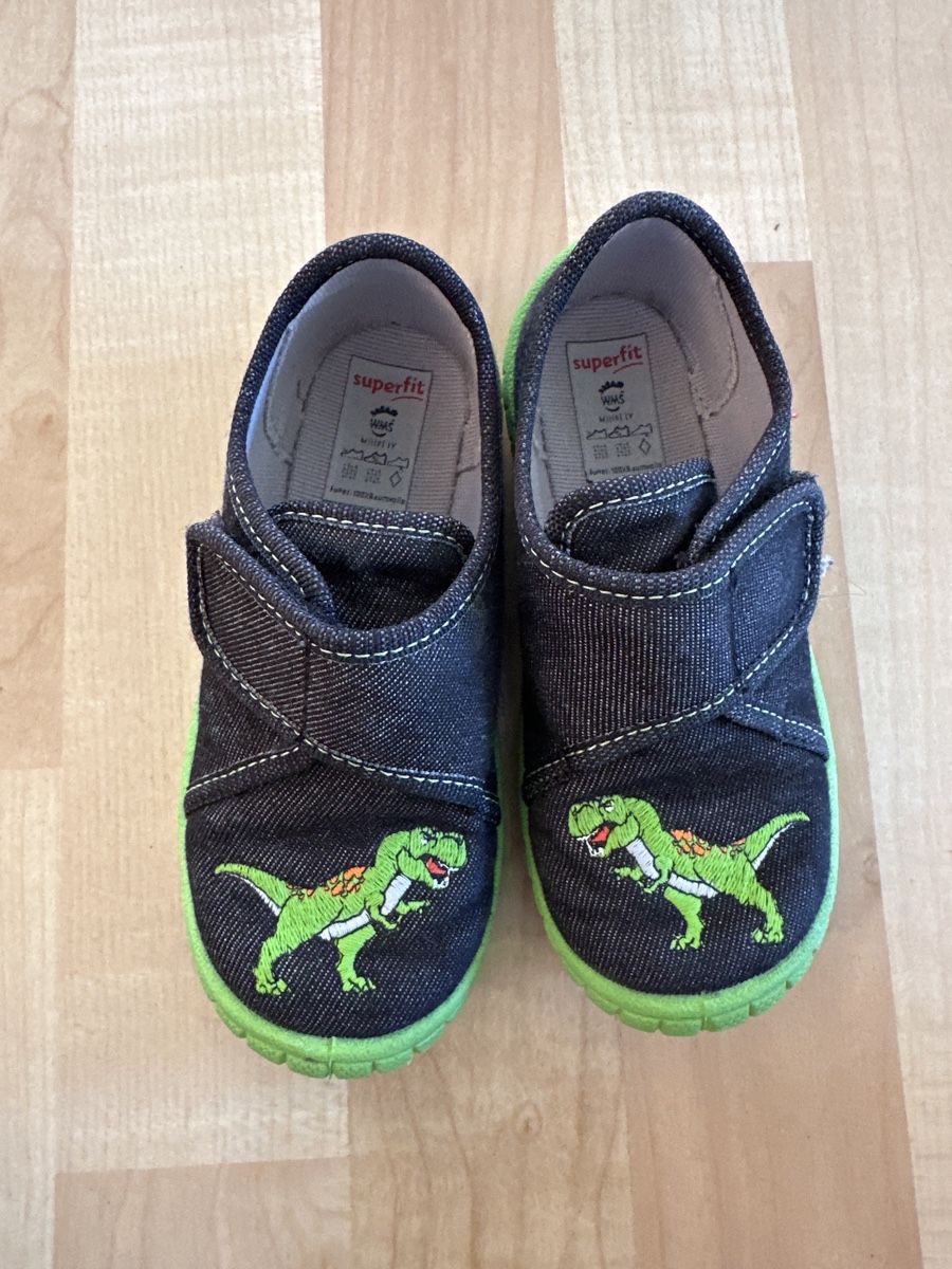 Superfit Scarpe per ragazzi: Superfit Hausschuh gr 25 – Usato da Rüschlikon venduto da Retobernina
