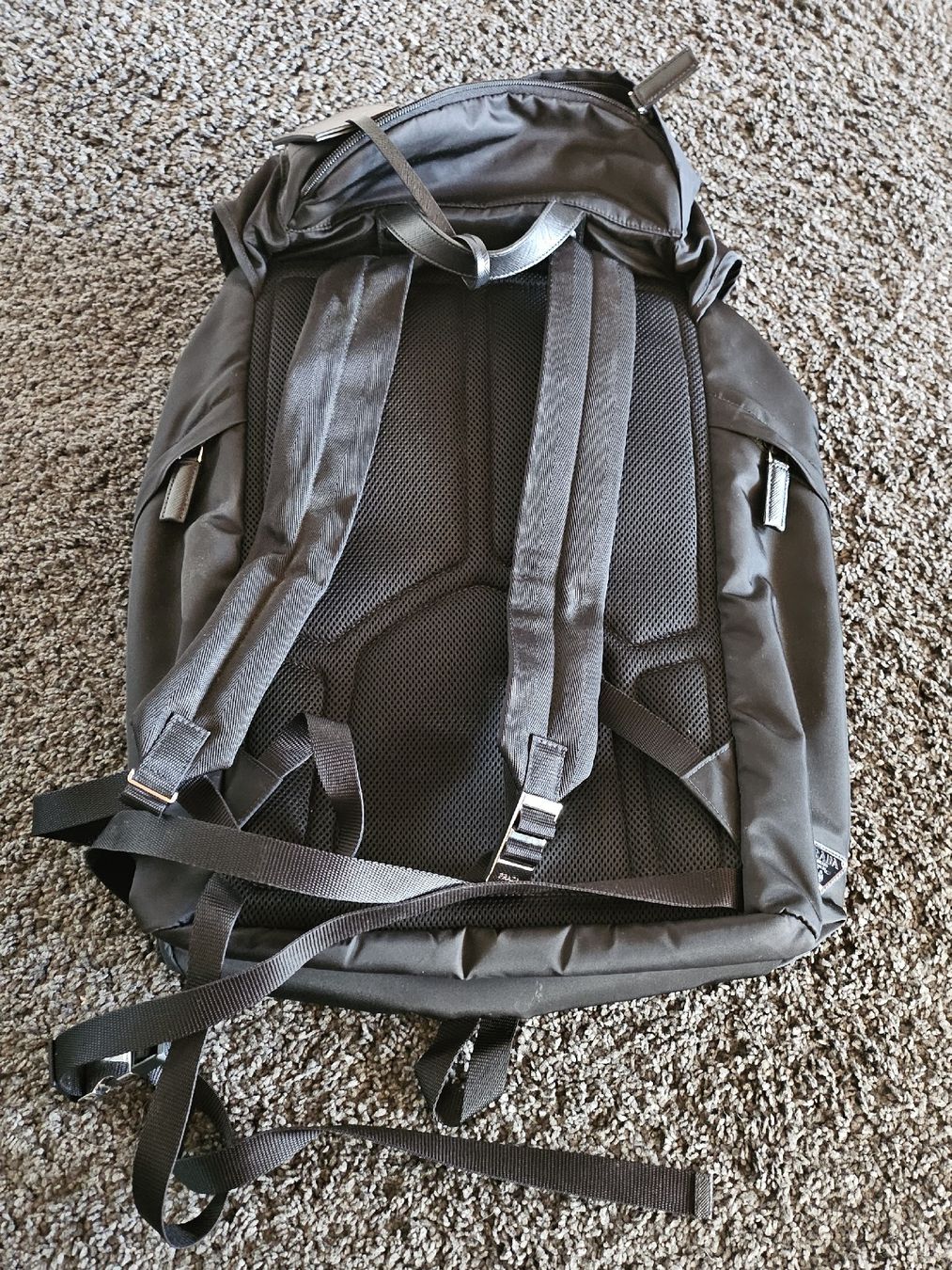 Prada Sacs à dos: Original Prada Rucksack / Backpack - Top Zustand! – D'occasion à St. Gallen par Cocos_Ricardo 3