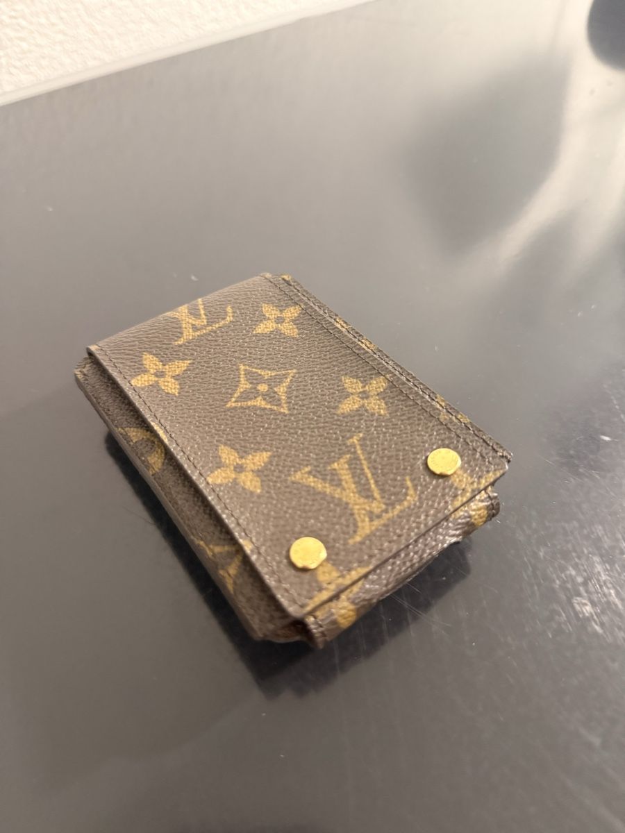 Louis Vuitton Altri accessori: Louis Vuitton iPod Classic Hülle – Usato da Brittnau venduto da ToastbrotT