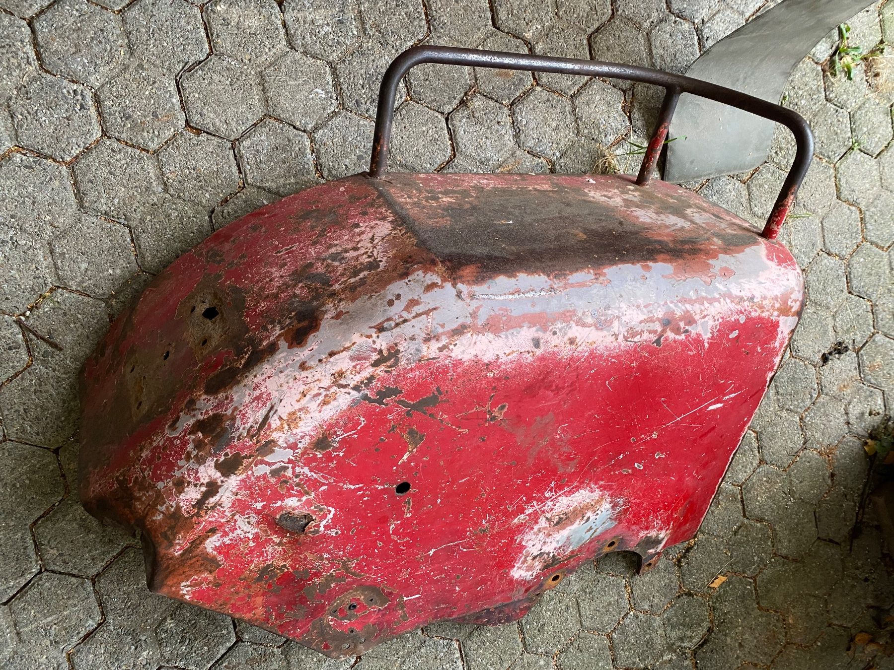Bucher Trattori: Bucher D4000 Kotflügel – Usato da Utzenstorf venduto da Ka_rin 1