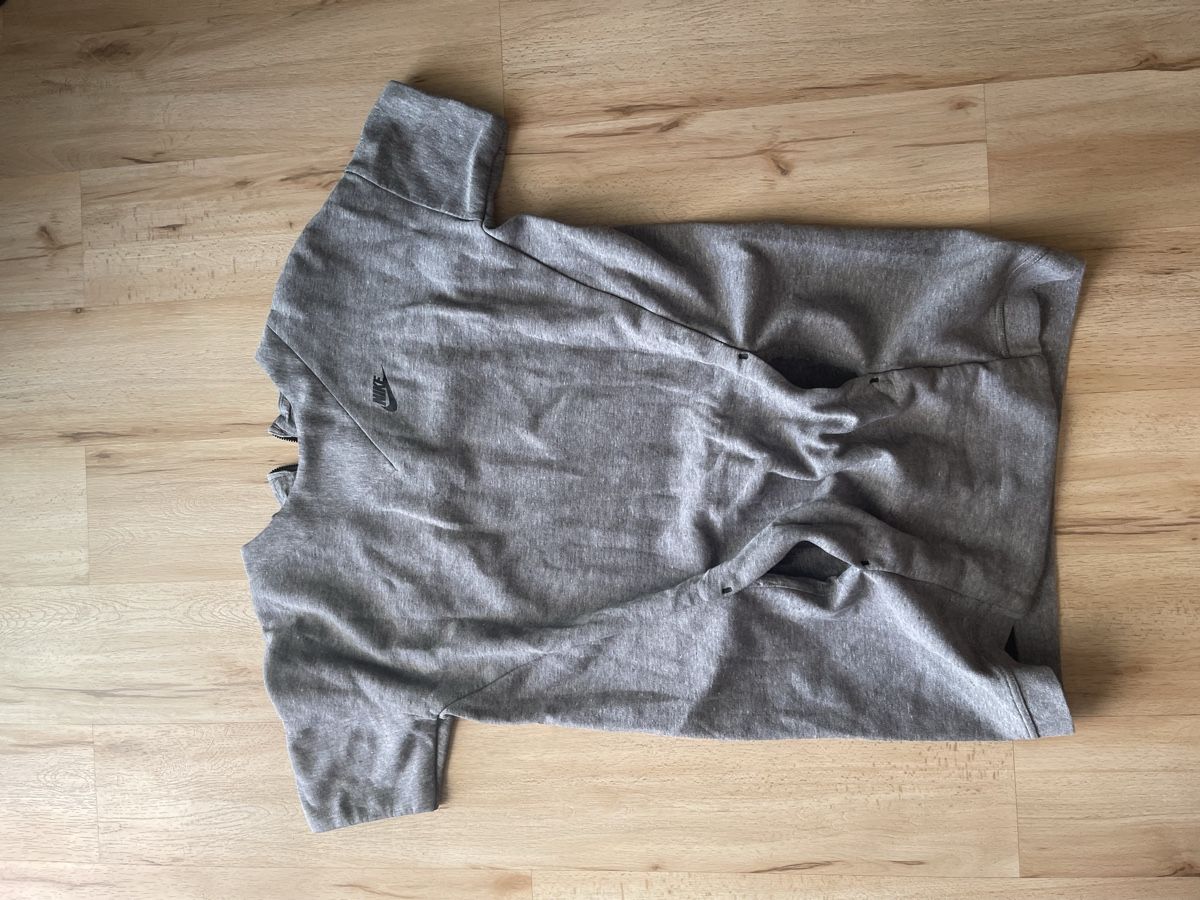 Nike Robes: Robe sweat Nike gris S bon état  – D'occasion à Kloten par Vermicelles 4