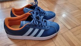 Adidas bleu et orange , taille 38