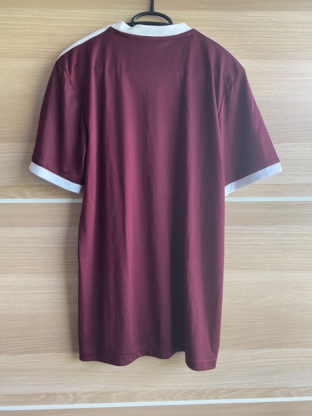 Adidas T-shirt: Sportshirt Adidas violett – Usato da Hedingen venduto da hol_h8wm 1
