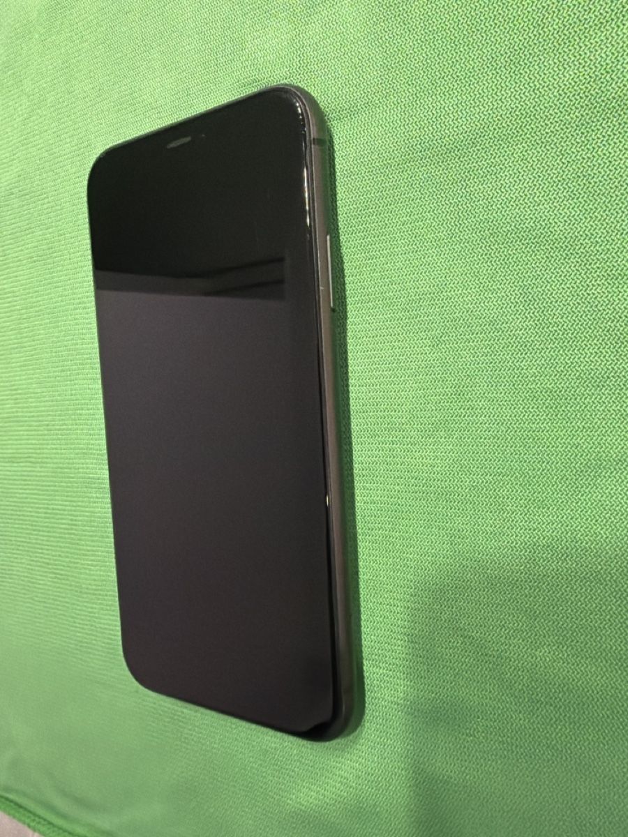 Apple Telefoni cellulari / Smartphones: iPhone 11 / Schwarz/ 64Gb / 87% Akku / H6 – Usato da Arbon venduto da BaX_94 1