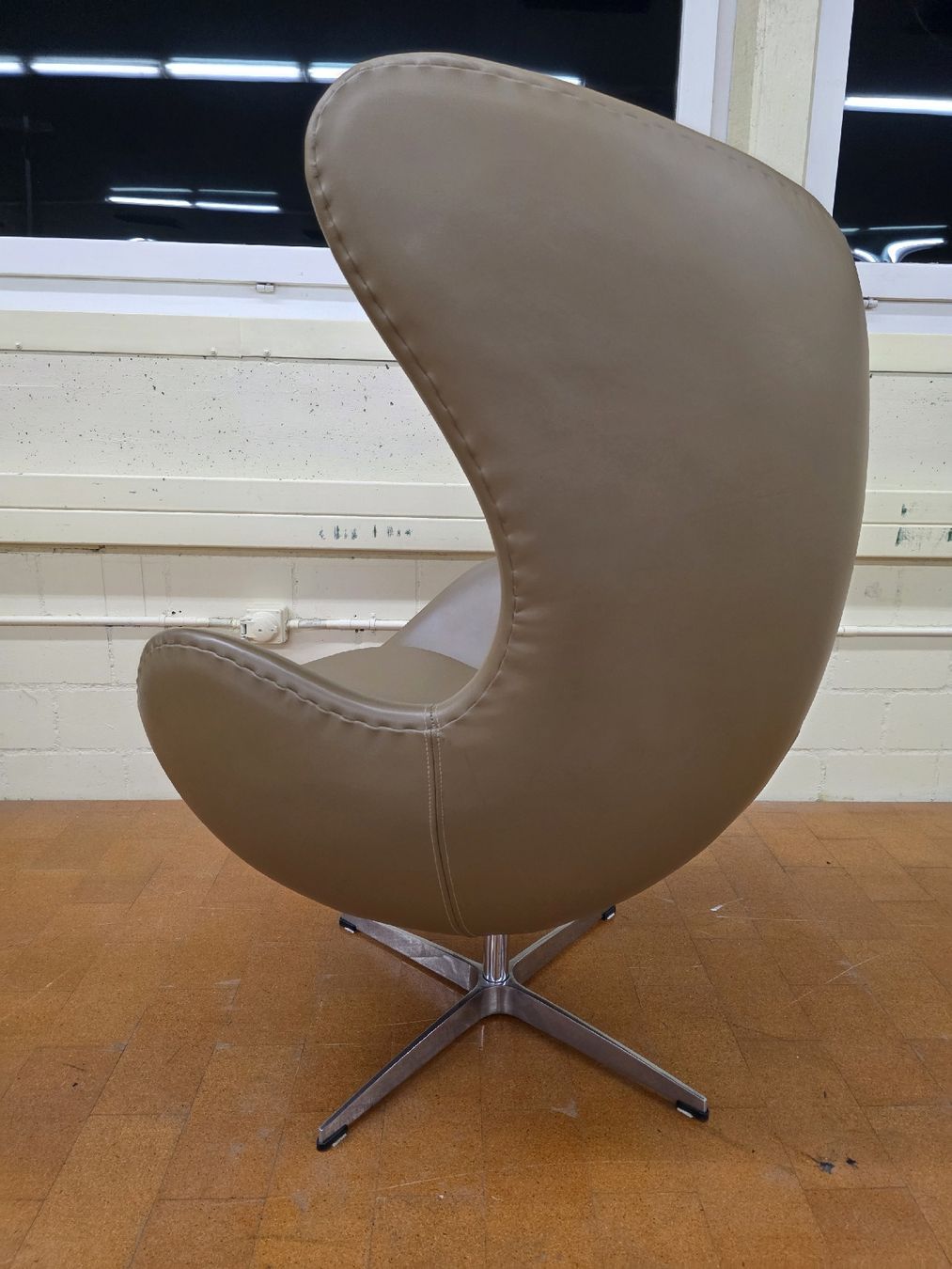 Poltrone: Designer Sessel Egg Chair Arne Jacobsen  – Usato da Lichtensteig venduto da Polsterwerk 4