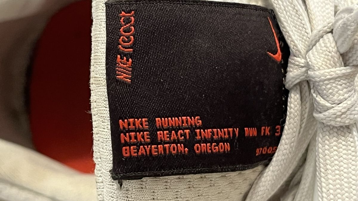 Nike Scarpe da uomo: Nike React Infinity Run Flyknit 3 Gr. 42.5 / US 9 Laufschuhe – Usato da Zürich venduto da Hypera 3