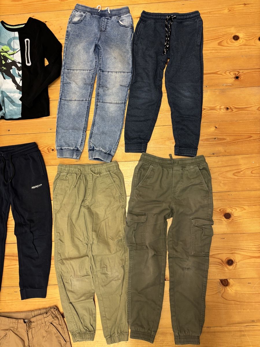 Lotti & Set di vestiti: Kleiderpaket Jungs, Grösse 134 – Usato da Büren an der Aare venduto da Nikito2001 2