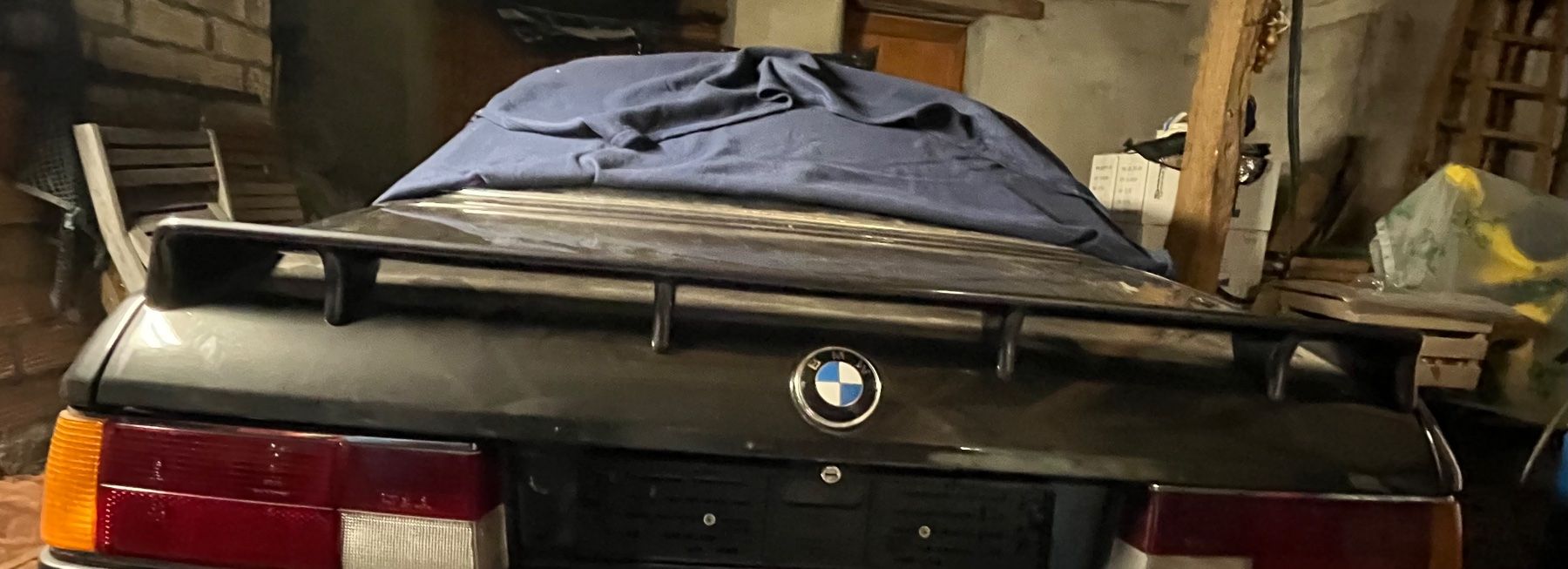 BMW Tutti pezzi di ricambio auto: Spoiler arrière pour BMW E24 – Usato da Eclépens venduto da Revit19