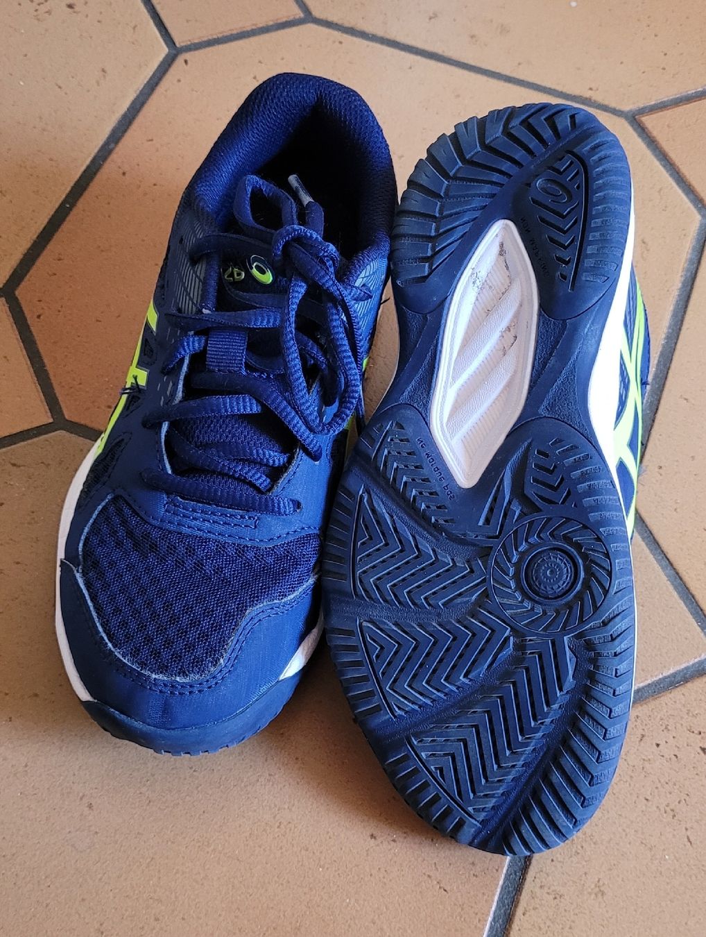 Asics Scarpe per ragazzi: Asics Hallenschuhe – Usato da Thal venduto da Bill2003 1