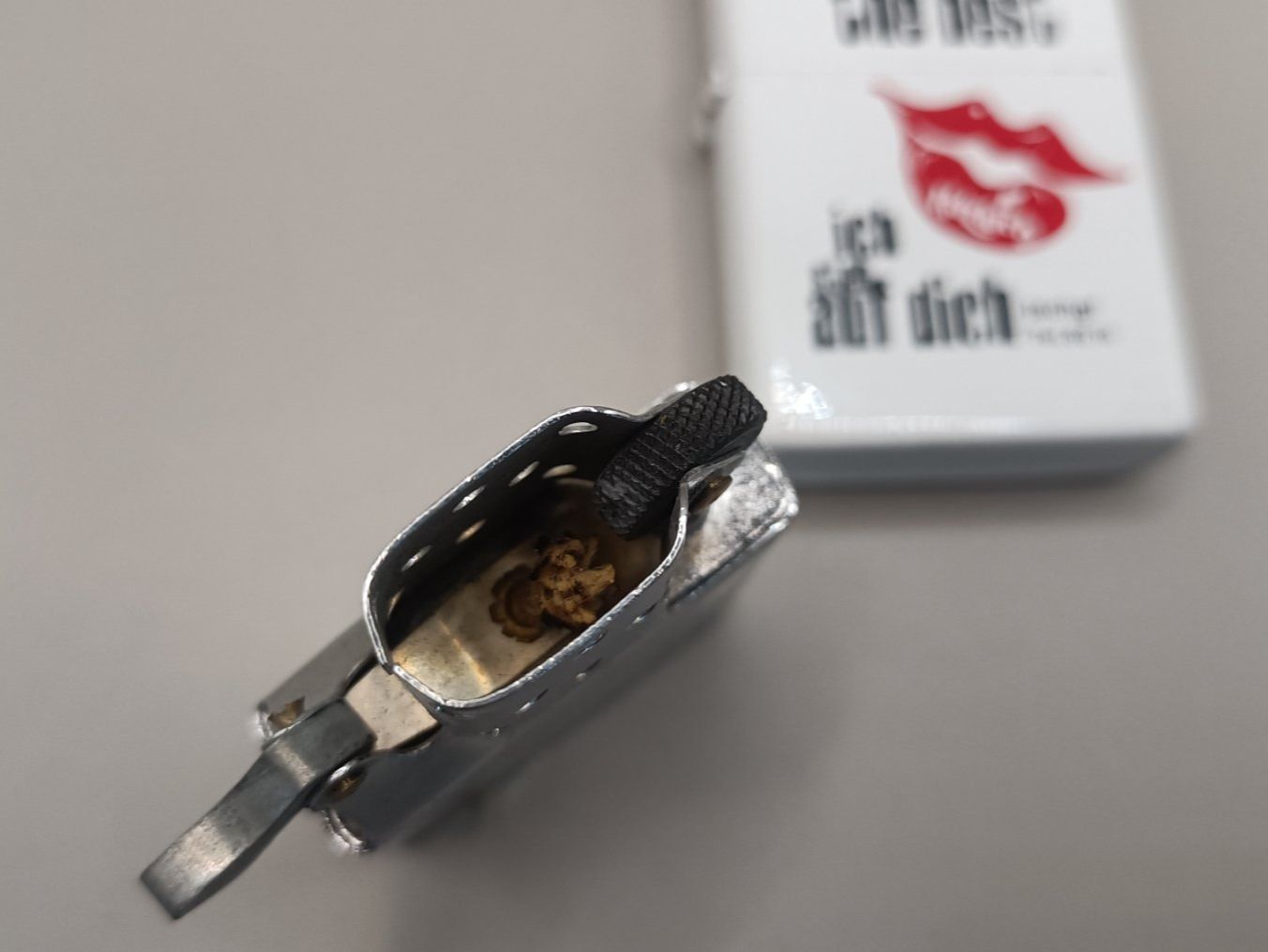 Accendini: Feuerzeug briquet "Simply the best" – Usato da Pampigny venduto da Calypso06 3