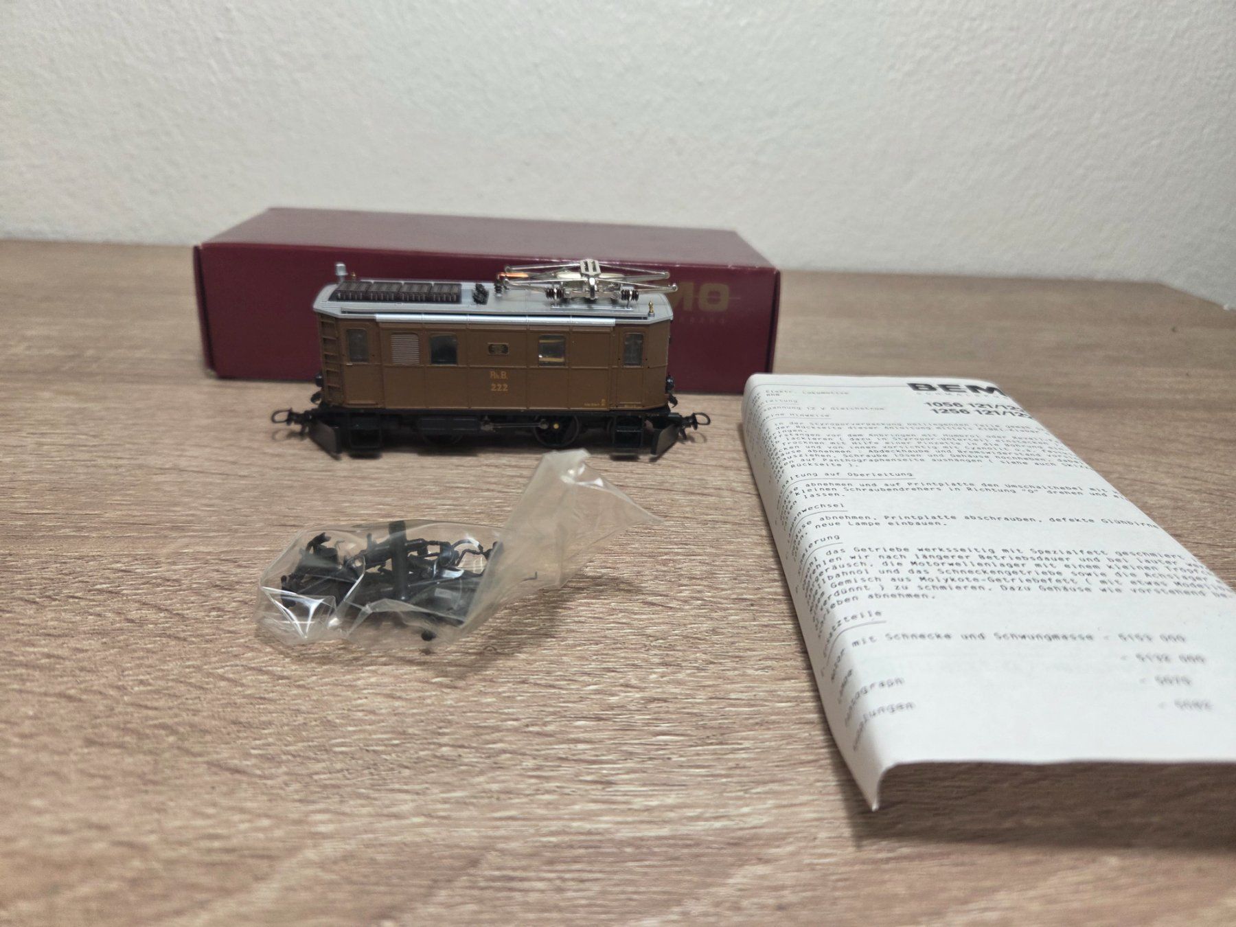Bemo Modellini di ferrovie: Bemo 1056 122 E-Lok Ge 2/4 RhB Digital H0e – Usato da St-Aubin-Sauges venduto da Lo_Go 6
