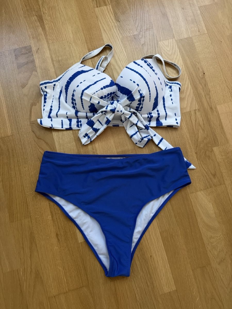 Costumi da bagno & Bikini: Maillot de bain XL – Nuovo (secondo la descrizione) da Concise venduto da mauranou._