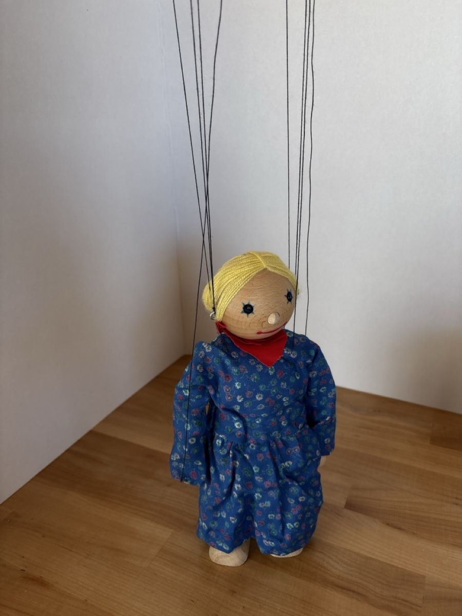 Giocattoli: Marionette Frau aus Holz – Usato da Rümlang venduto da euqinom16