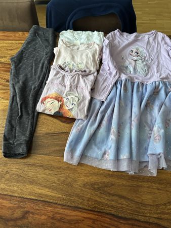 Mädchen Kleider & Leggings Gr. 122/128