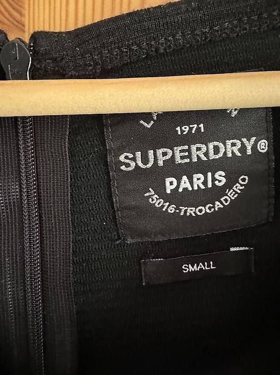 Robes: Superdry Damenkleid, NEU – D'occasion à Laax GR par sue987 3