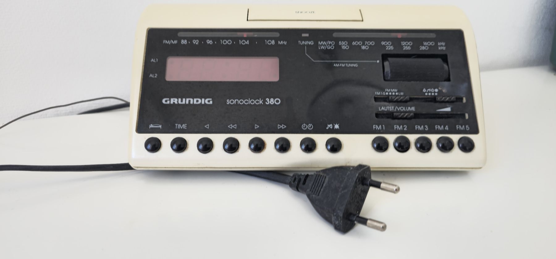 Grundig Radio: GRUNDIG sonoclock 380 – Usato da Luzern venduto da TausendD 3