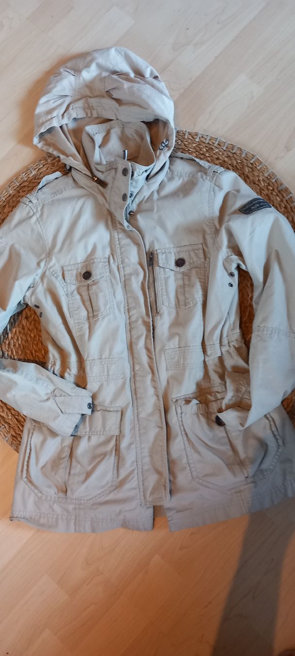 Peak Performance Giacche: Damen Jacke Peak Perf.  beige Grösse M mit Kapuze einrollbar – Usato da Rebstein venduto da bestforyou