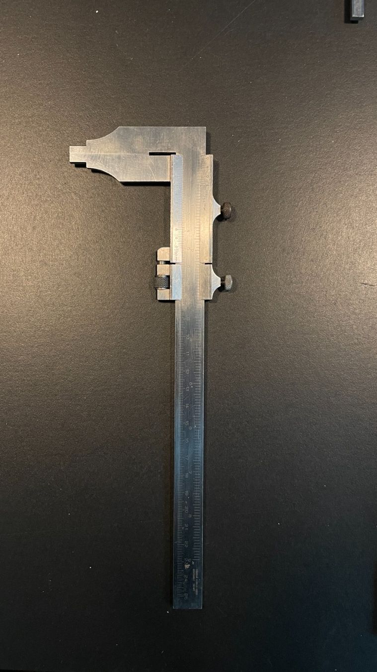 Misurare: Messschieber 250mm – Usato da Basel venduto da Balthazara
