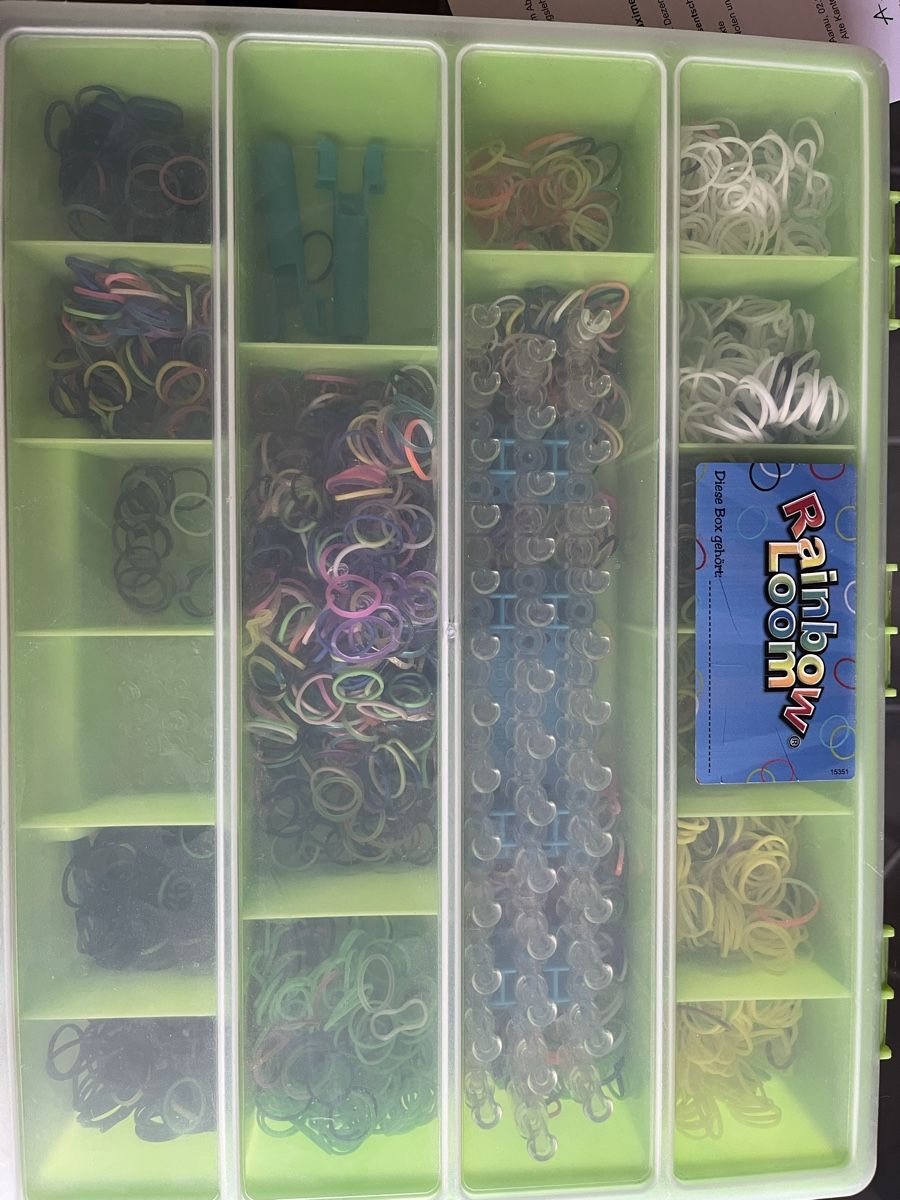 Kit bricolage: Rainbow Loom Bänder Set mit Webbrett und Werkzeug – Nuovo (secondo la descrizione) da Suhr venduto da nataschaad