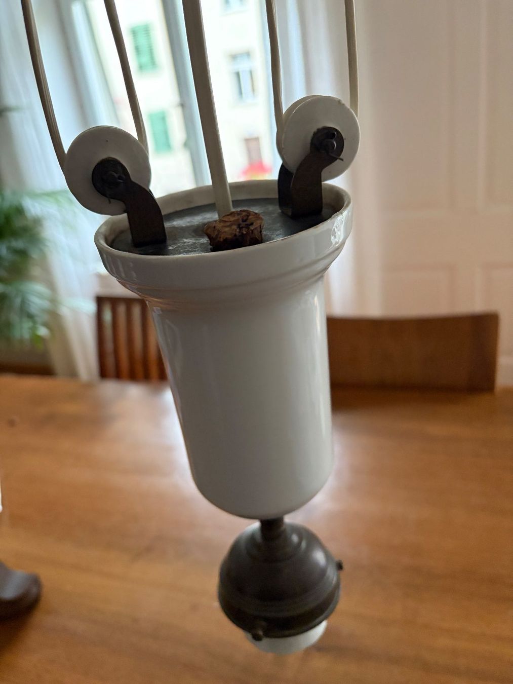 Lampade: Antike Lampe mit Gegengewicht – Usato da St.Gallen venduto da Boergie 3
