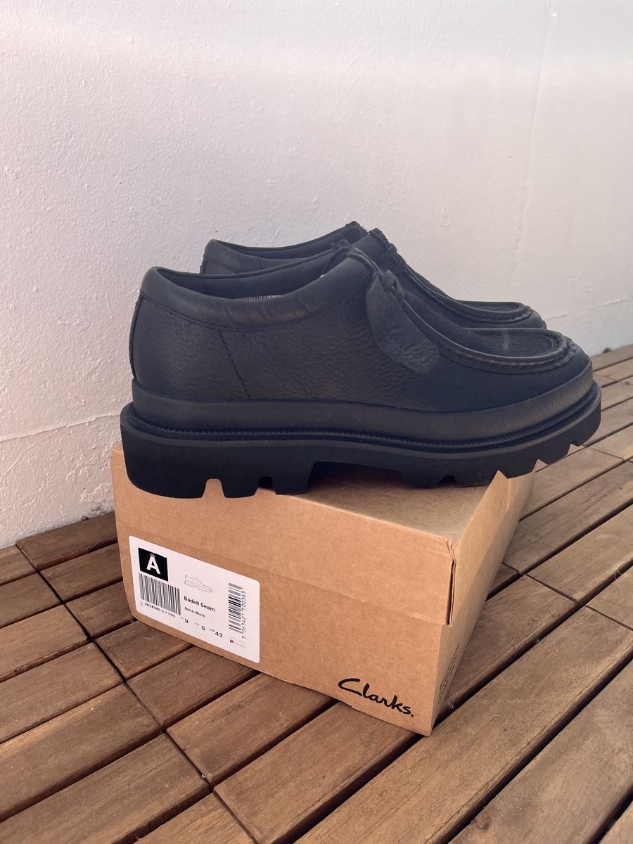 Clarks Scarpe da uomo: CLARKS BADELL SEAM NOIR – Nuovo e nell'imballaggio originale da Avully venduto da luanakez