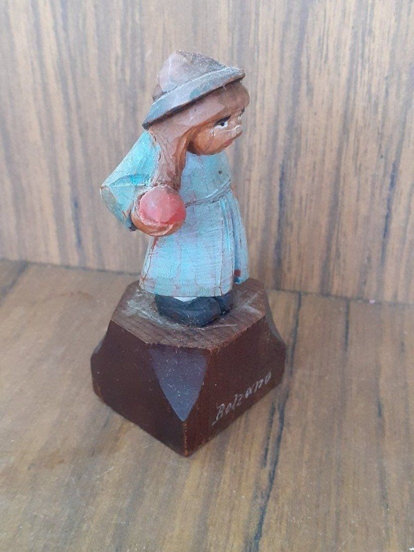 Sculture & Statue: Holzfigur handgeschnitzt - Bauernmädchen mit Apfel – Usato da Mörschwil venduto da antiksalon 5