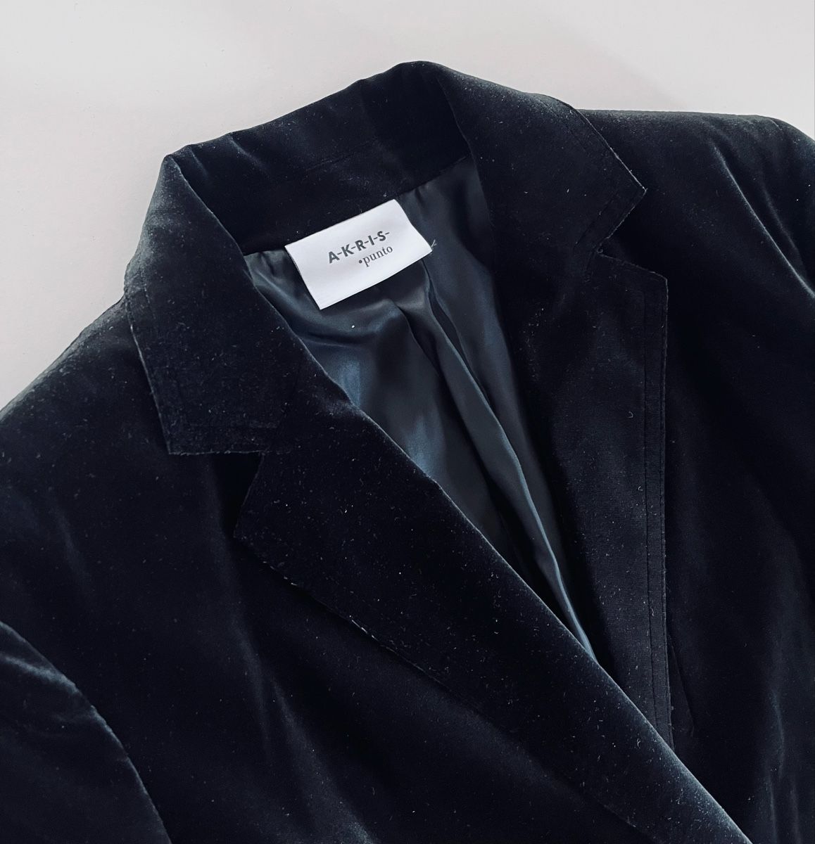 Akris Vestes: Samt Blazer AKris Punto 34 schwarz – Neuf (Voir description) à Zürich par cha_s85j 1