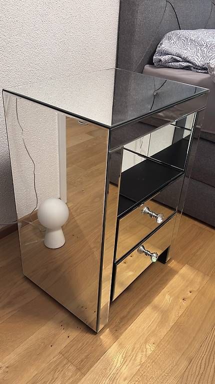 Comodini: Nachttische Glas – Usato da Hirzel venduto da TargatoNA 1