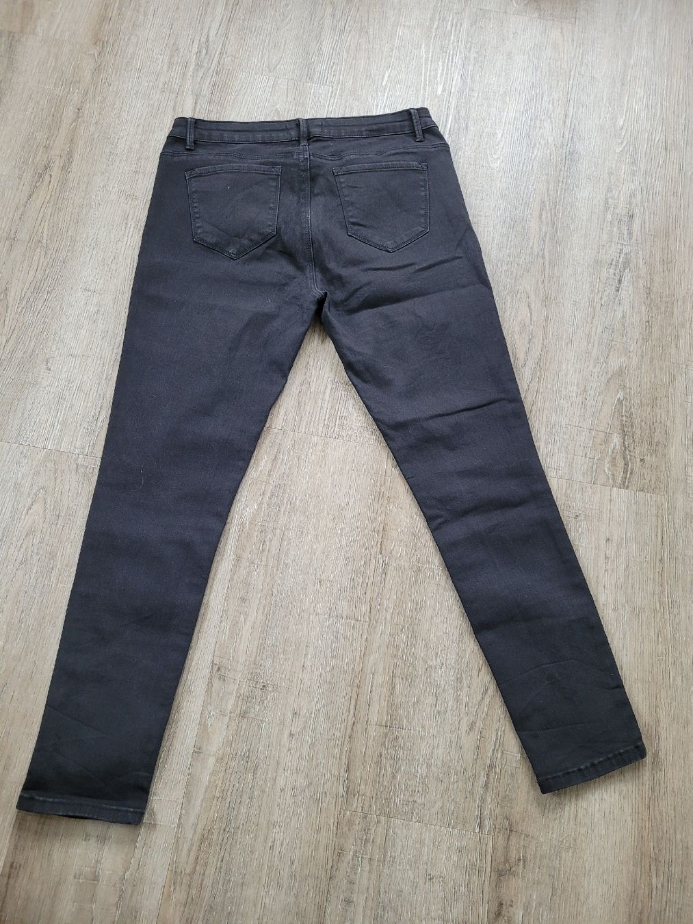 Jeans: Schwarze Jeans in XL – Usato da Niederbuchsiten venduto da klengyel 3