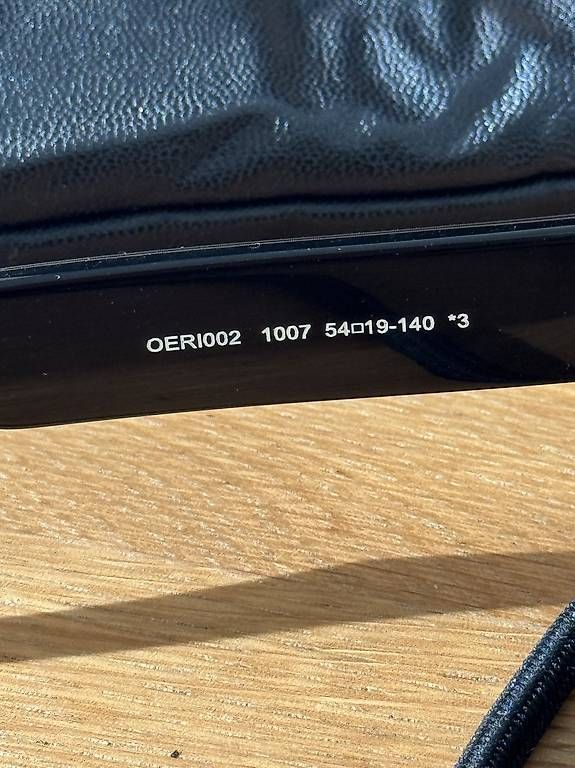 Off-White Brillen & Gläser: Off-White Black Sunglasses  Excellent Condition – Gebraucht aus Zürich von Vee_8003 3