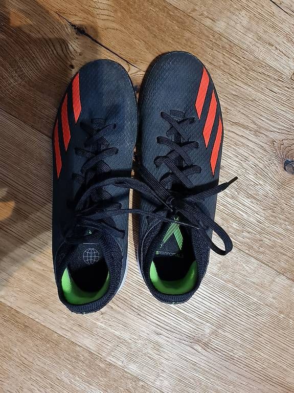Schuhe für Jungen: Hallenschuhe – Gebraucht aus Malans GR von Summer22 2