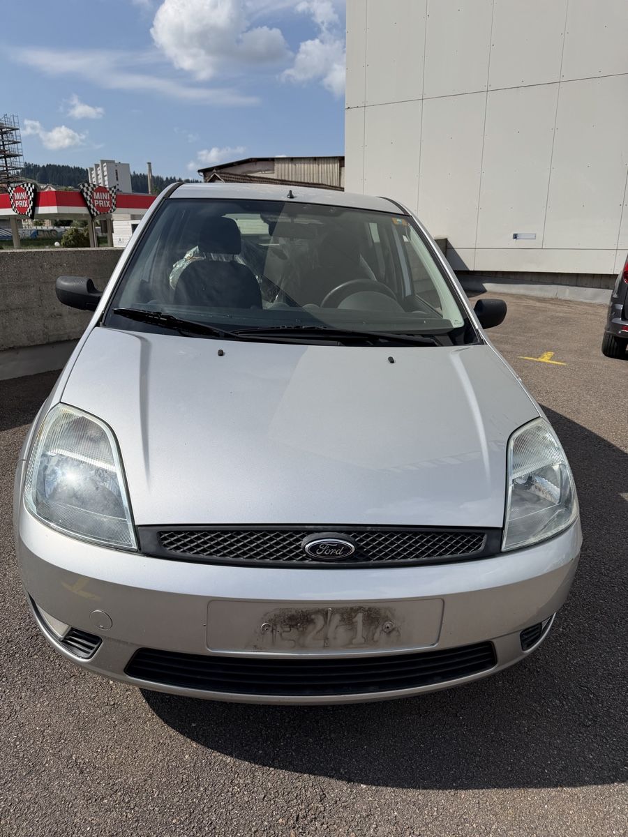 Ford Autos: Ford fiesta – D'occasion à La Chaux-de-Fonds par Transportchezmax 1