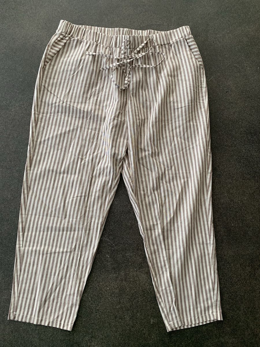 Pantaloni: Sommerhose Gr. 2XL 48 – Usato da Thun venduto da Chrabu