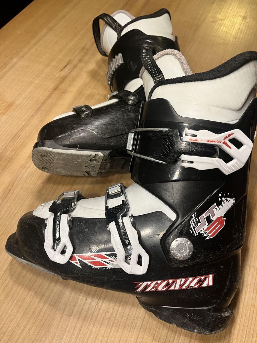 Tecnica Schuhe für Jungen: Kinderskischuhe 24.5, Technica – Gebraucht aus Münsingen von kuenz7