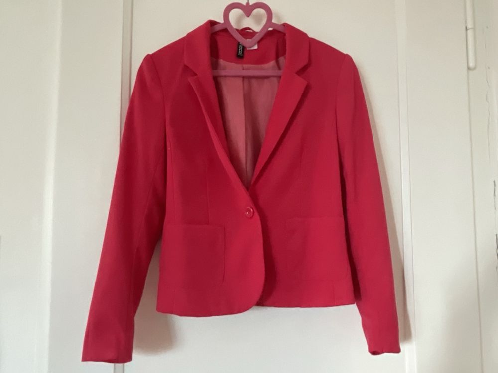 H&M Giacche: New Red blazer H&M – Nuovo e nell'imballaggio originale da Liebefeld venduto da PreLovedGems