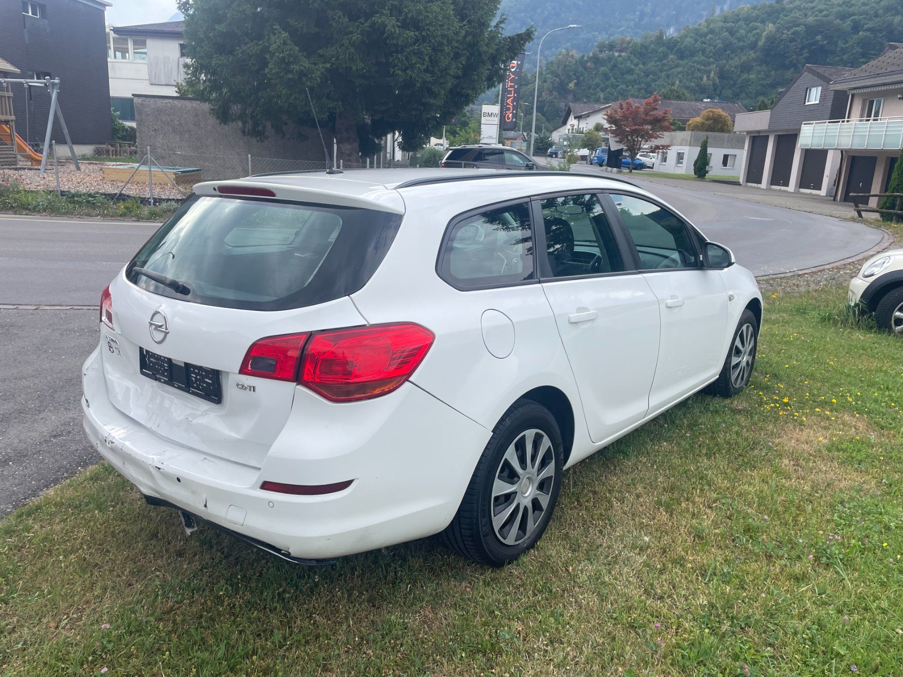 Opel Autos: 2012, Astra 1.7 Diesel – Gebraucht aus Bilten von Mietauto-Robert 3