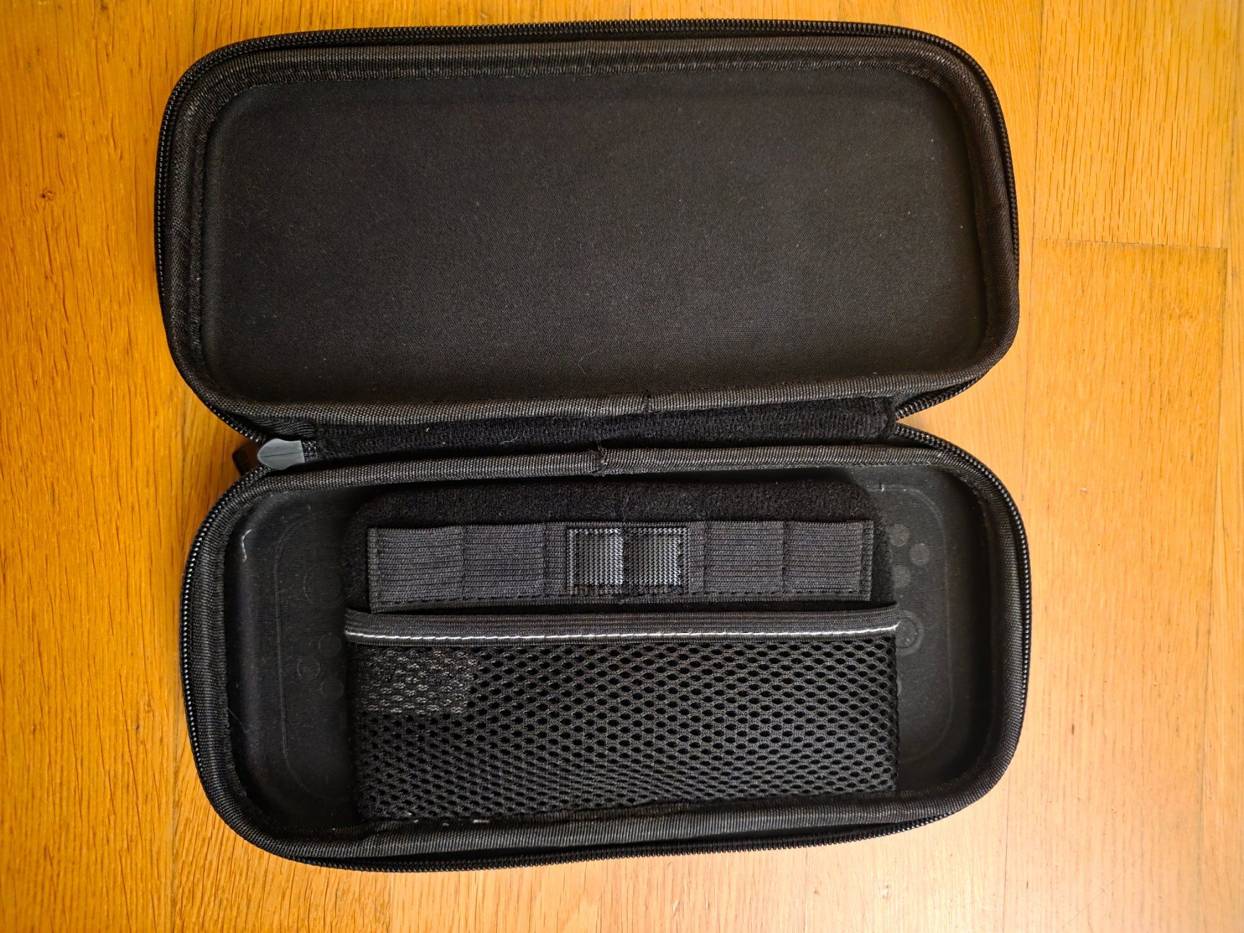 Nintendo Custodie protettive: Nintendo Switch LCD / OLED Pokemon Tasche / Etui / Case – Usato da Zürich venduto da jabo22 1