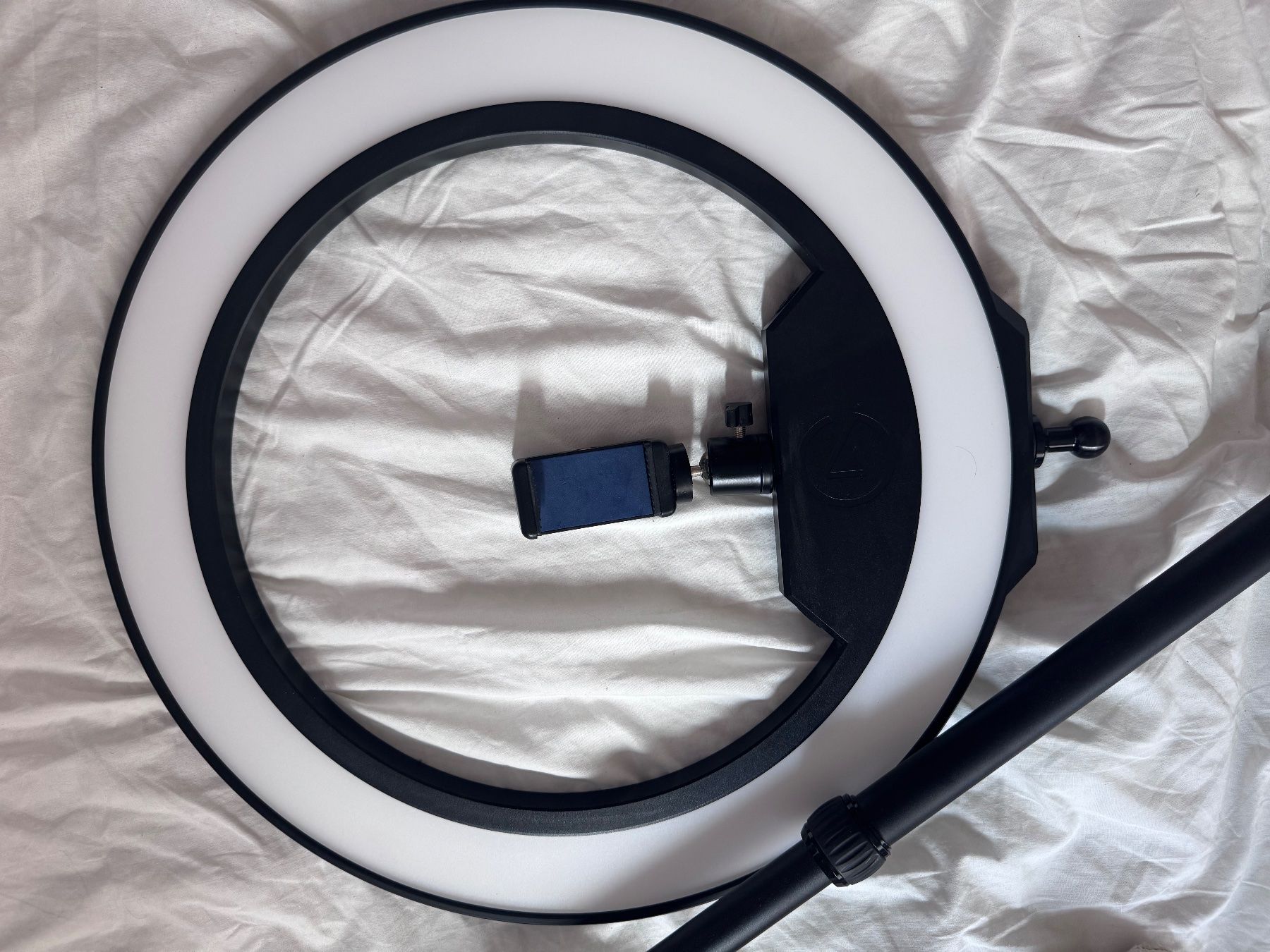 Elgato Lampes: Ring light Elgato LED 2500 Lumens, dimmable – D'occasion à Dübendorf par peg_rg2v