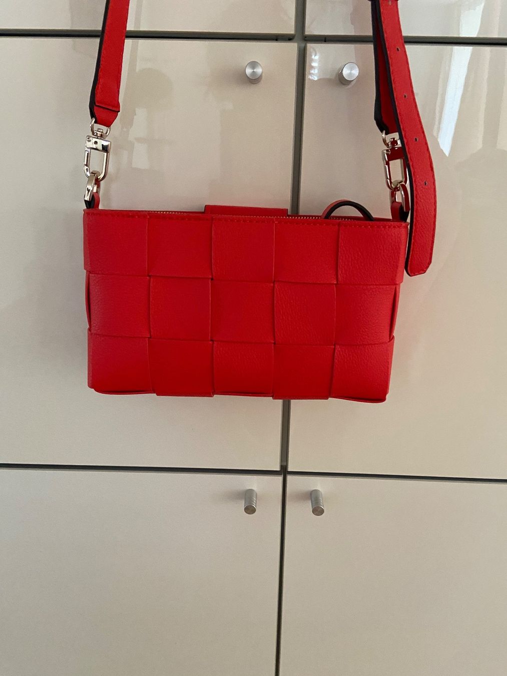 Guess Borse da donna: NEUE - Guess Tasche – Nuovo (secondo la descrizione) da Bülach venduto da kittygismo 1