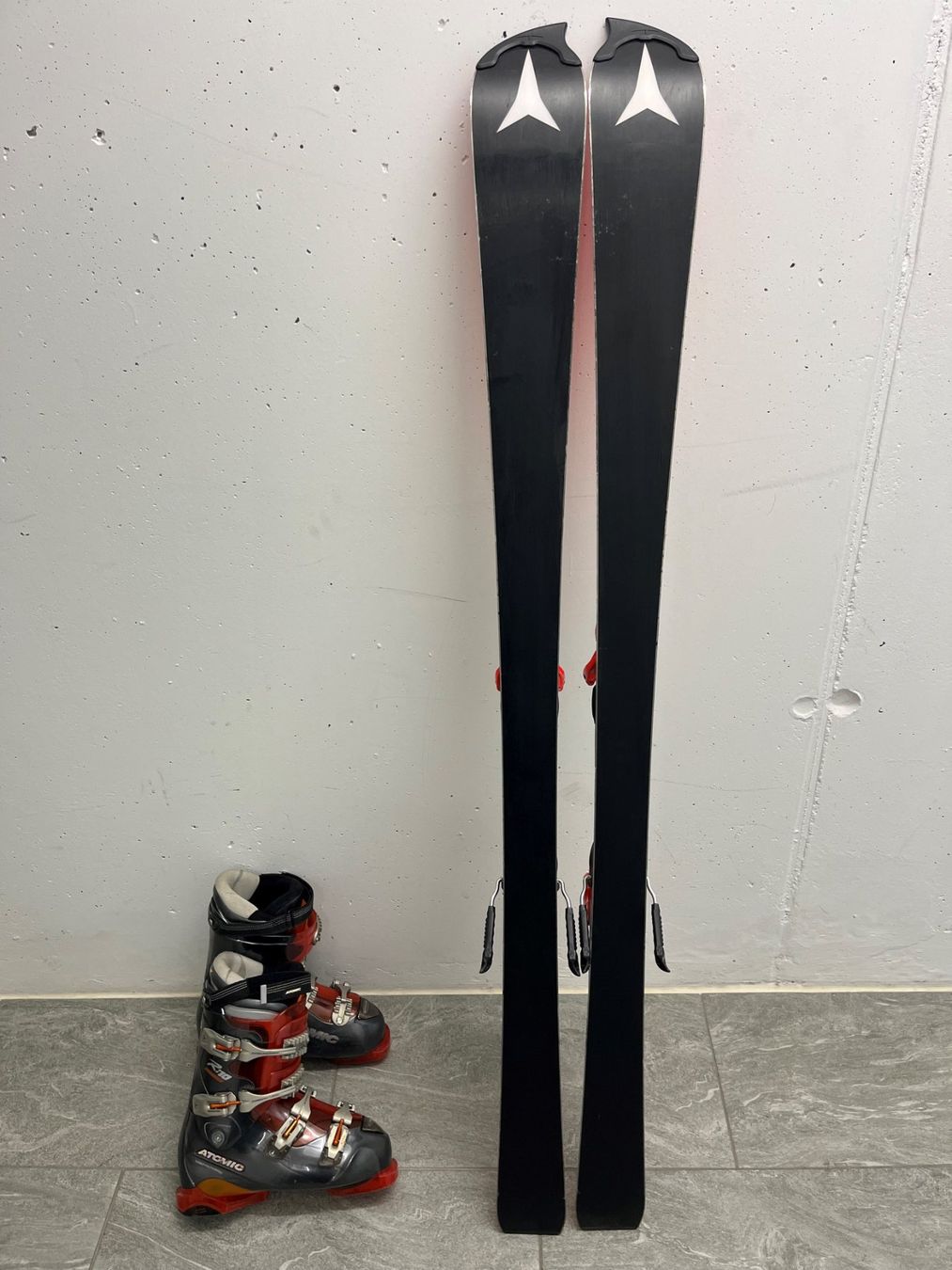 Atomic Sci: Atomic Redster S9 145 cm mit Skischuh Atomic – Usato da Felsberg venduto da flazila 2