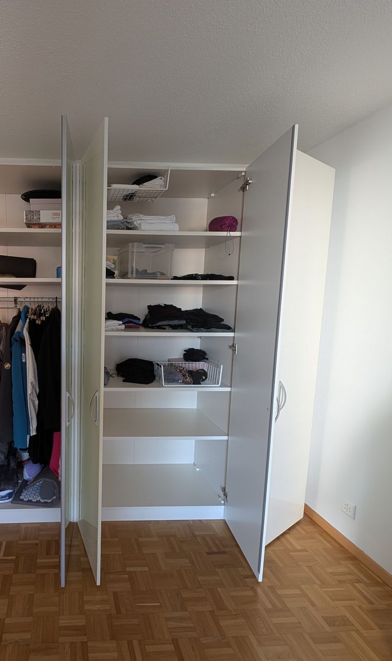 Armadi: Kleiderschrank (gratis, abzuholen) – Usato da Baar venduto da sar_zfx7 1