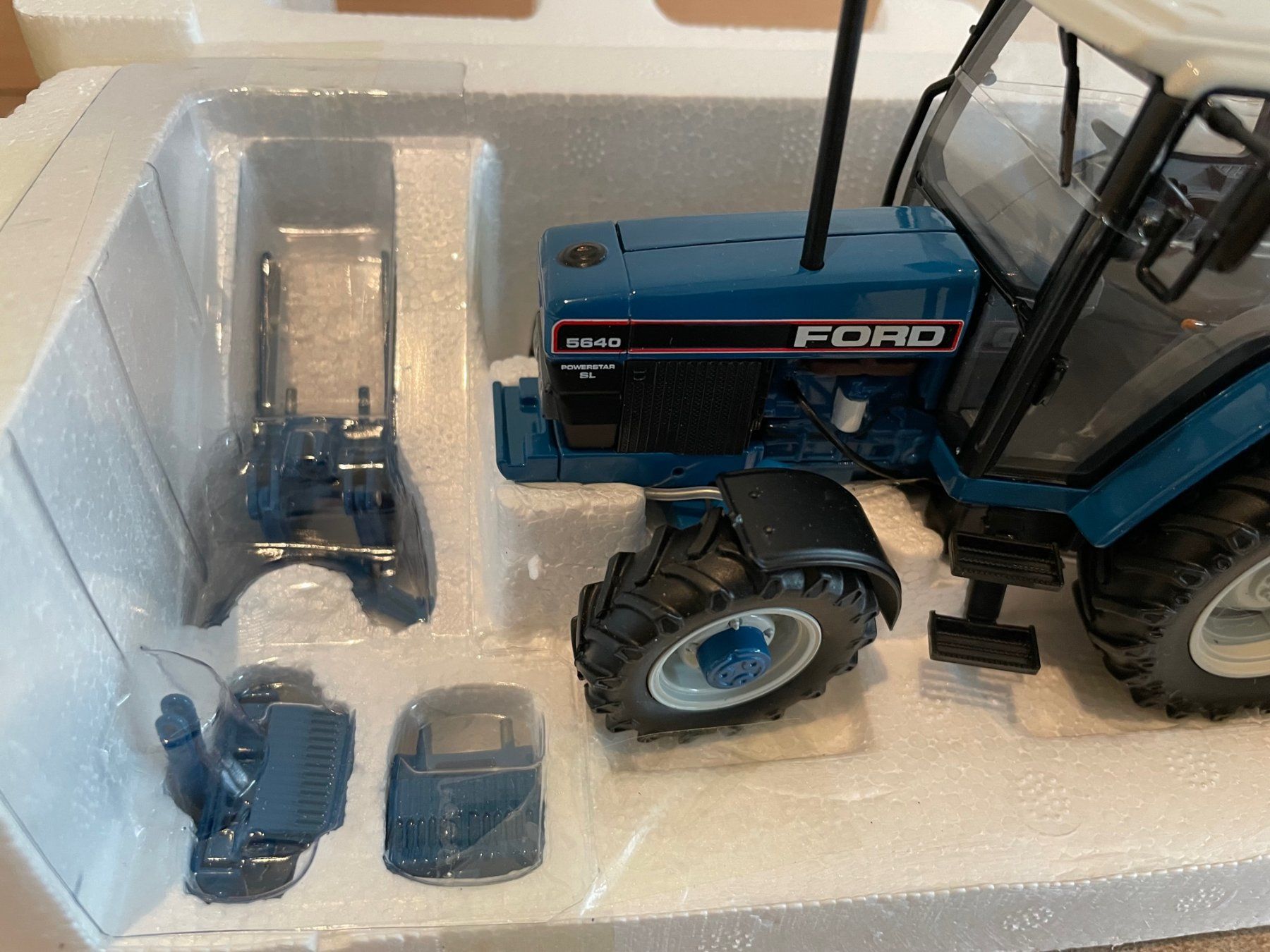 Ford Trattori: Imber Ford 5640 Powerstar SL – Nuovo e nell'imballaggio originale da Kreuzlingen venduto da Stefan1150 1